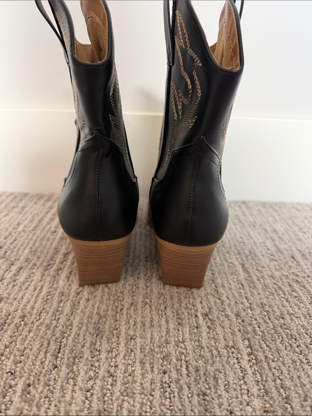 Soda Black and Tan Western Ankle Boots - Picture 5 of 7